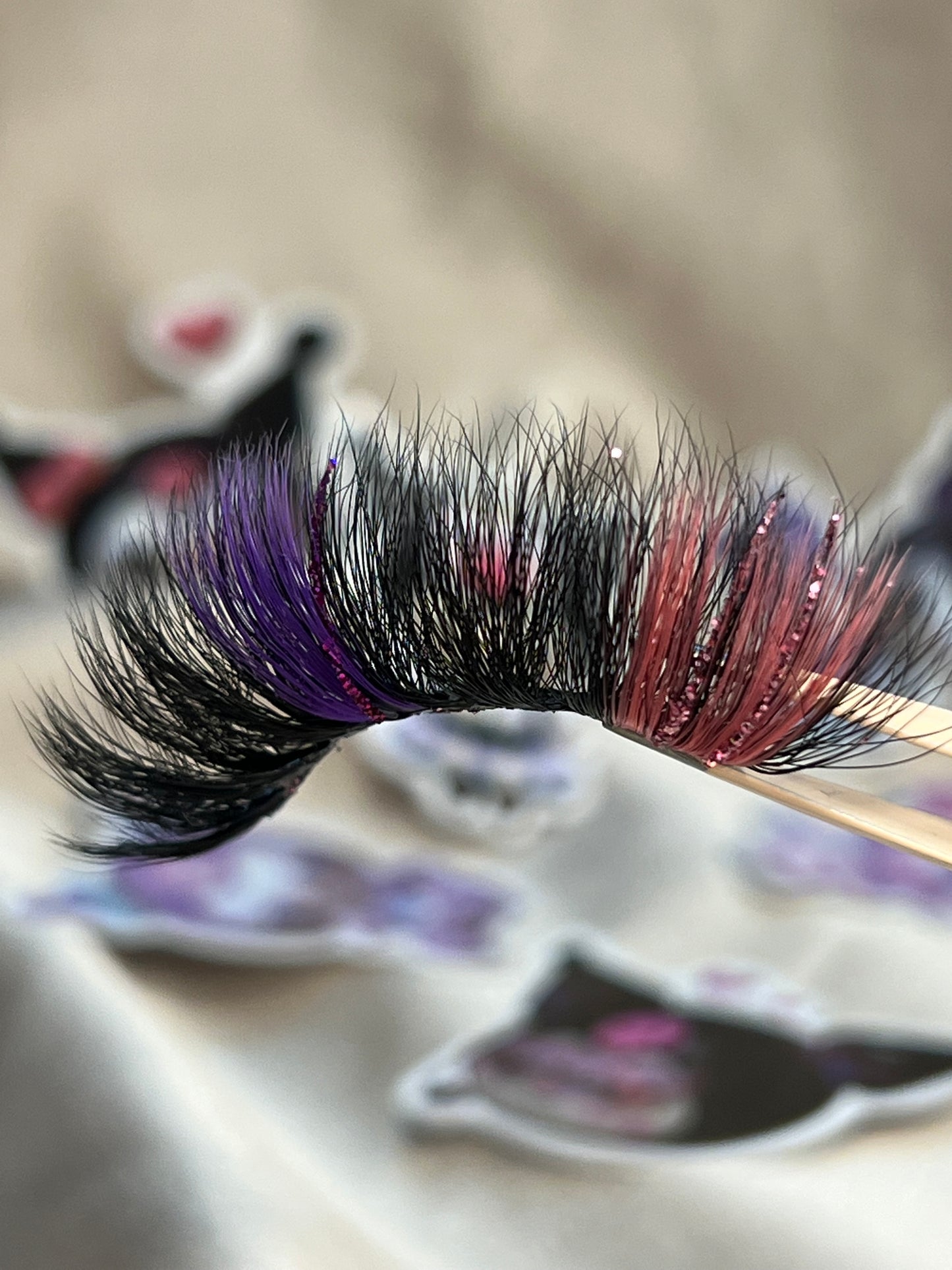 KUROMI - pink/purple glitter lash