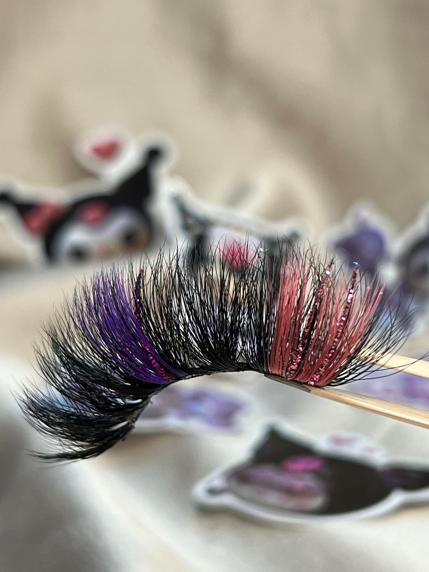 KUROMI - pink/purple glitter lash