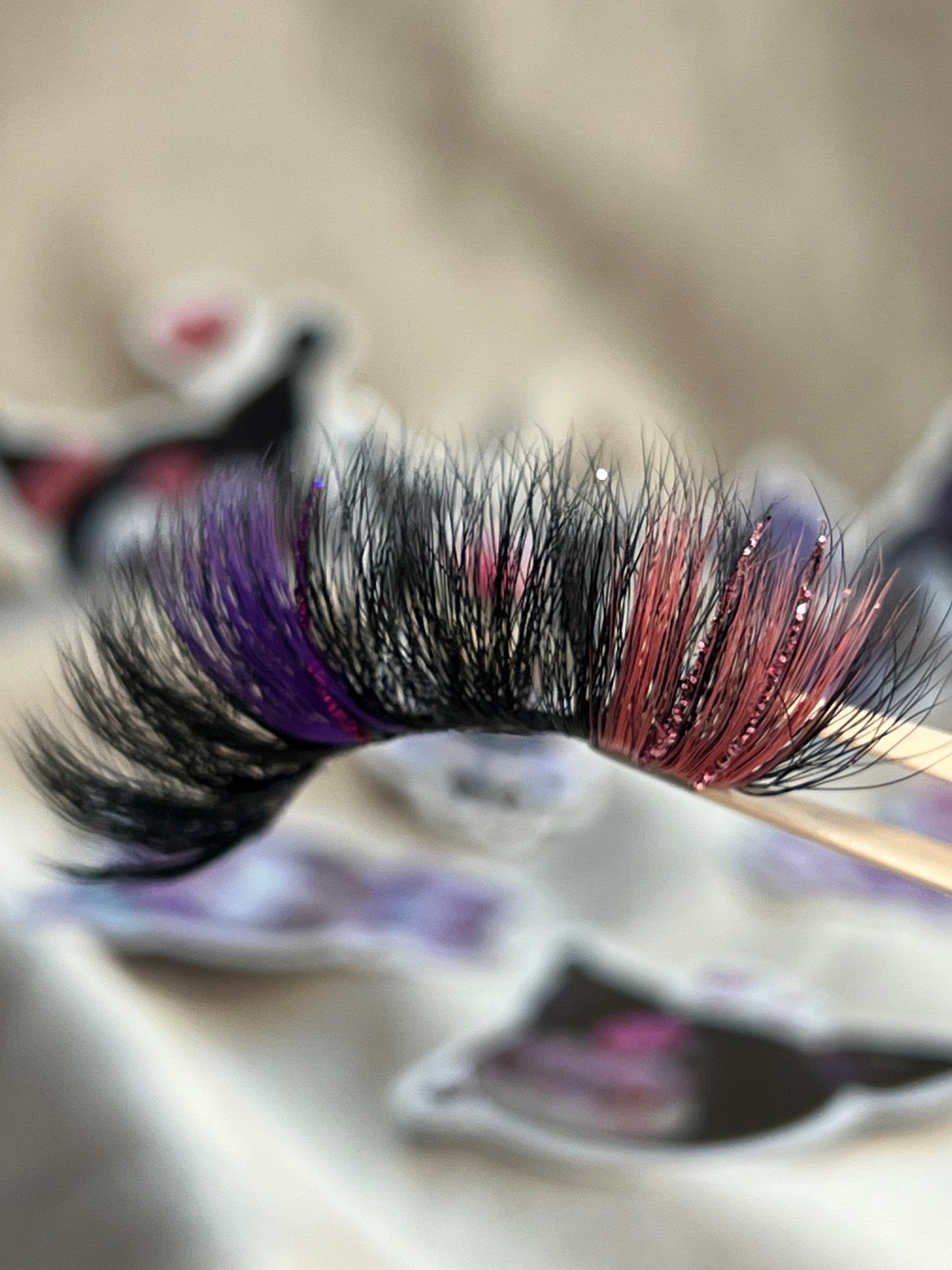 KUROMI - pink/purple glitter lash